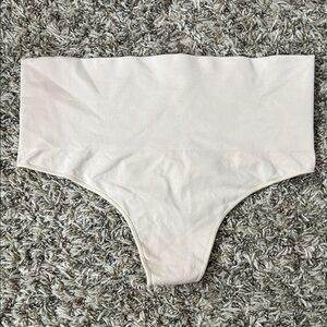 SPANX Everyday Shaping Panties Thong Sz XL